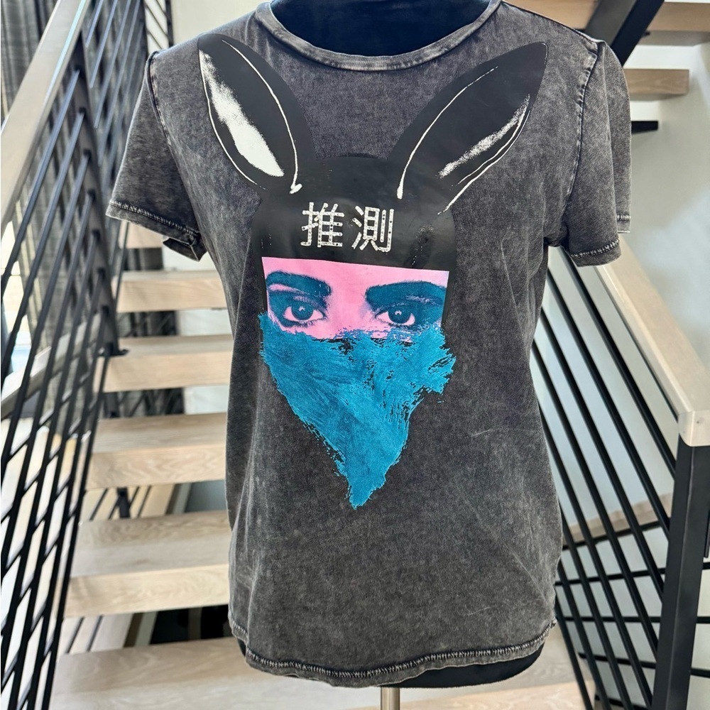 Guess Graphic Gray T-Shirt size S